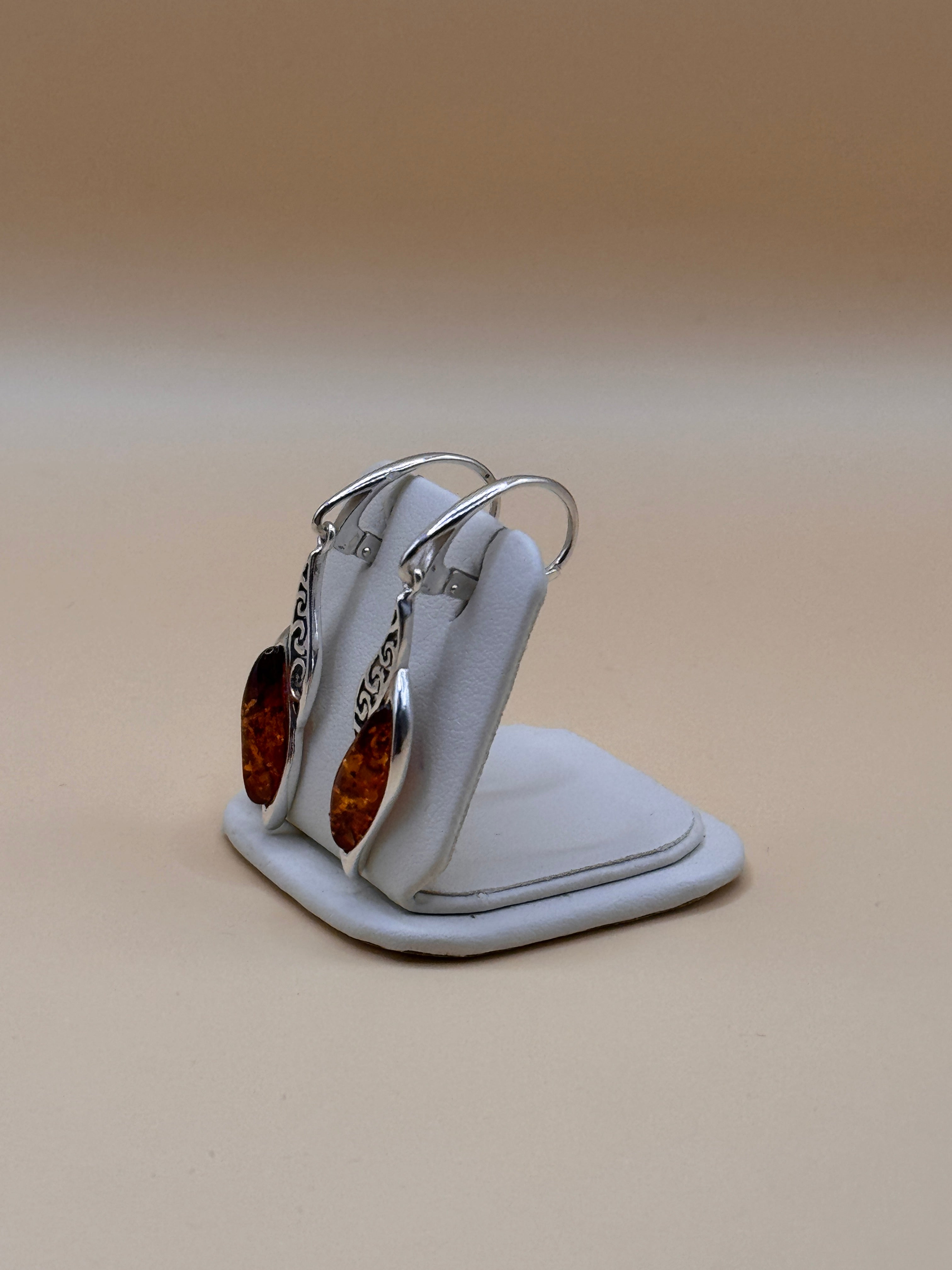 Kolczyki srebrne z bursztynem ("eska")