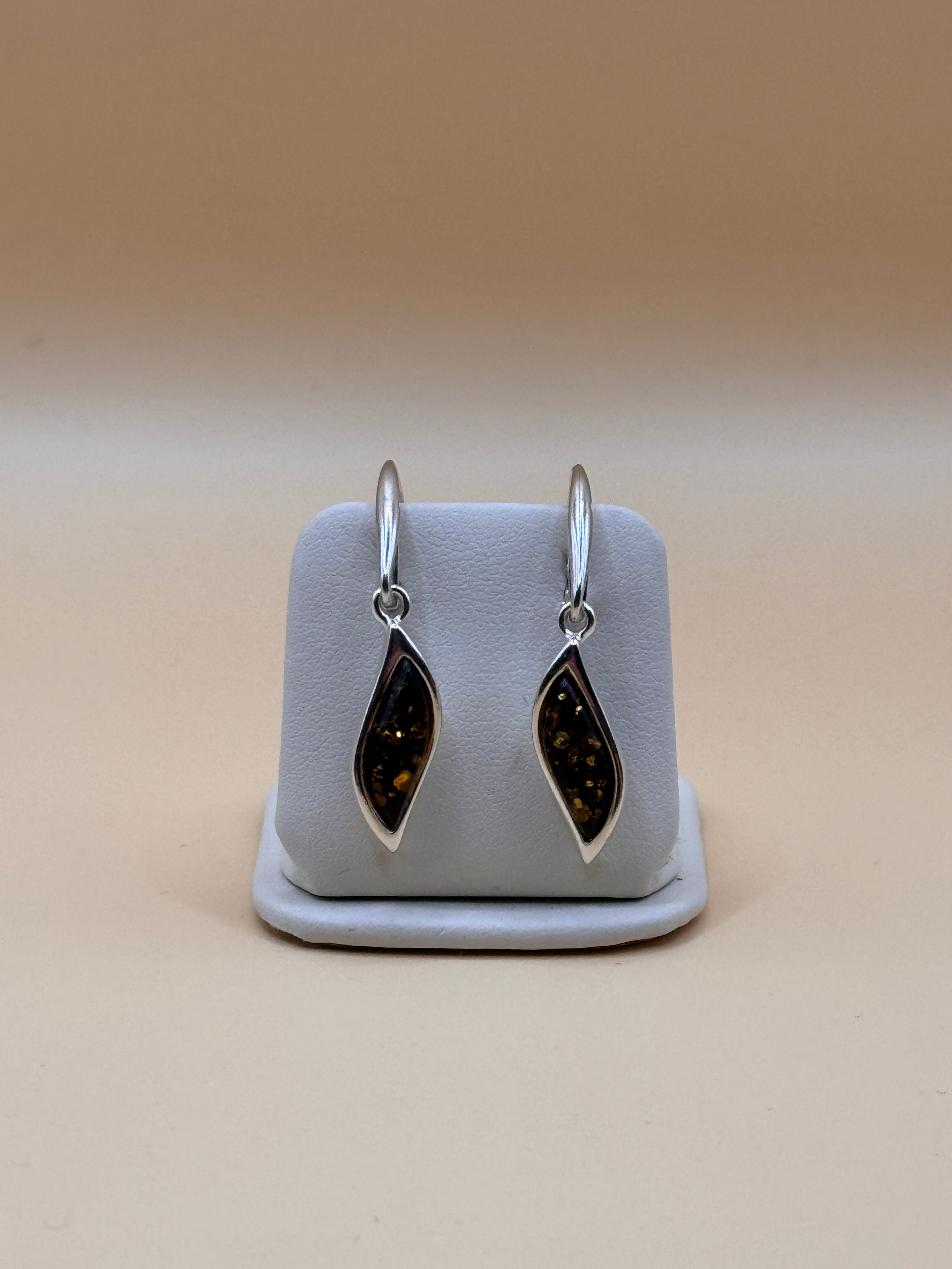 Kolczyki srebrne z bursztynem ("eska" gładka)