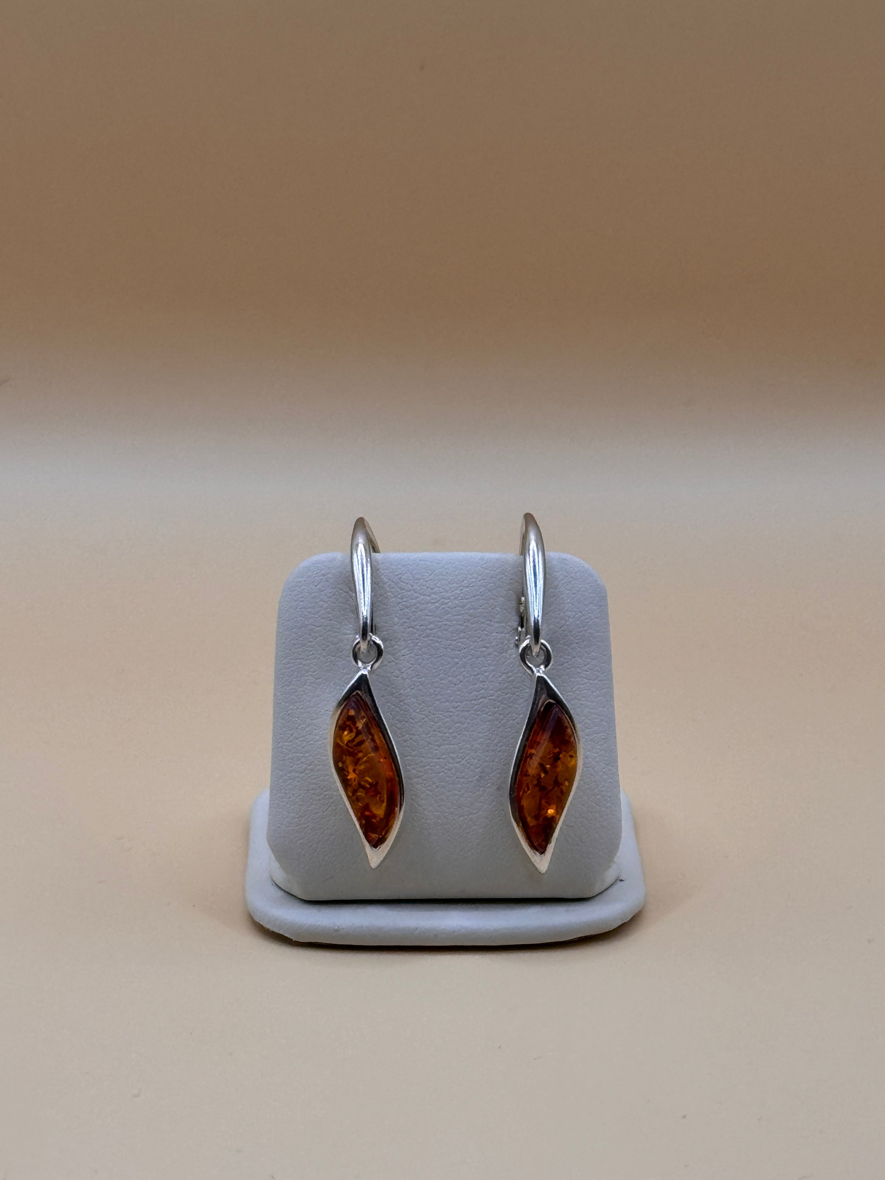 Kolczyki srebrne z bursztynem ("eska" gładka)