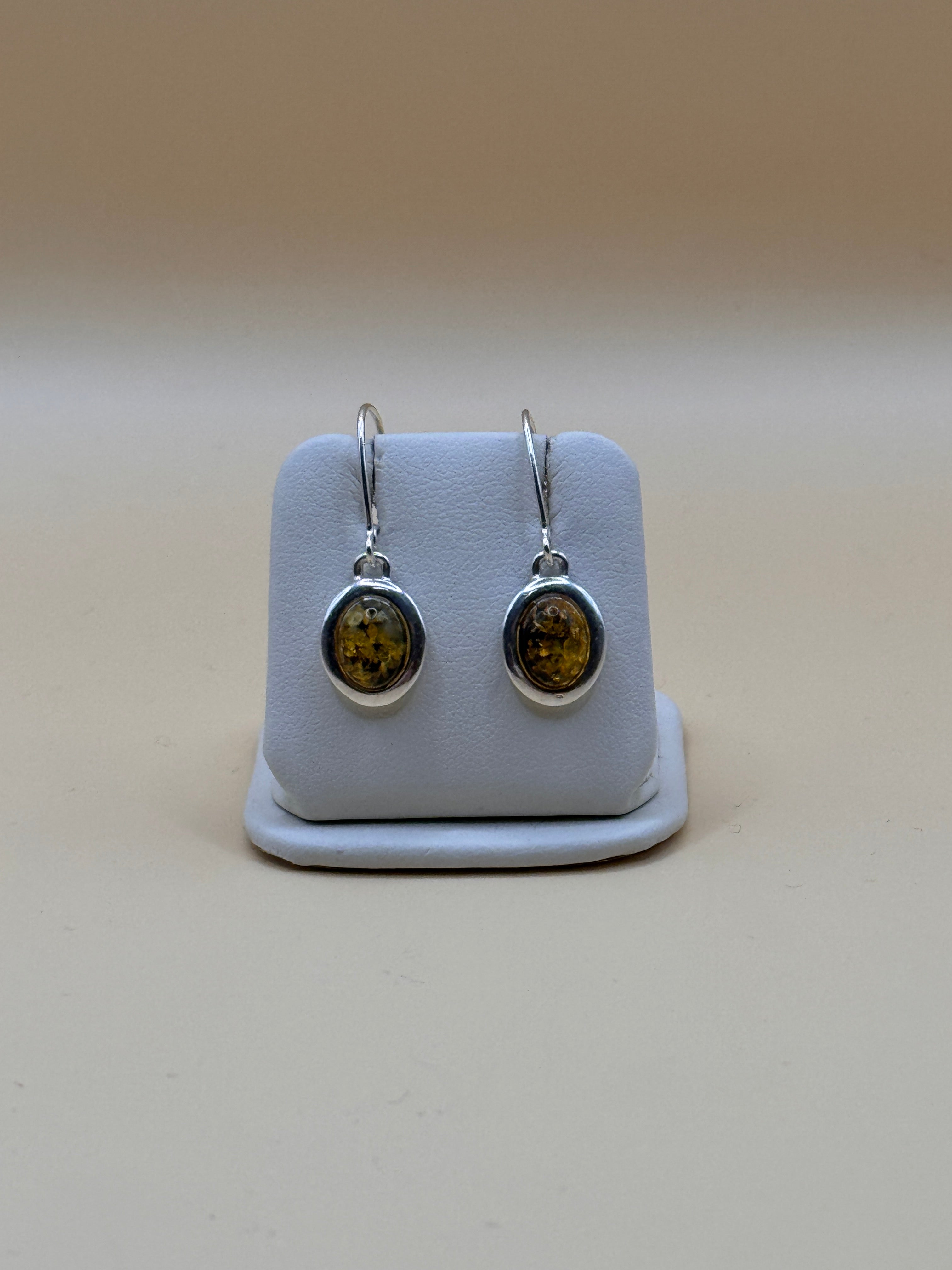 Kolczyki srebrne z bursztynem (blaszka)