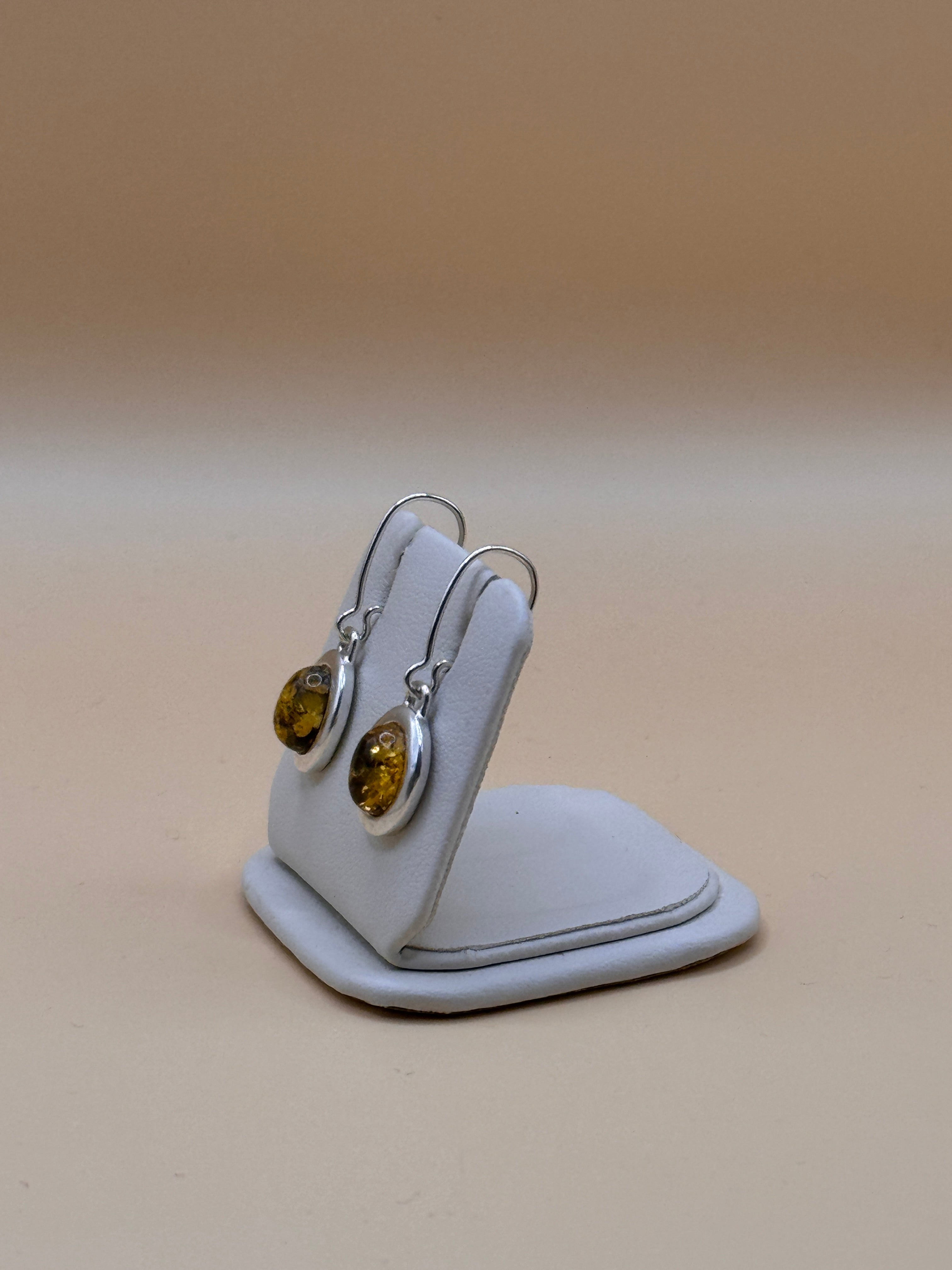 Kolczyki srebrne z bursztynem (blaszka)