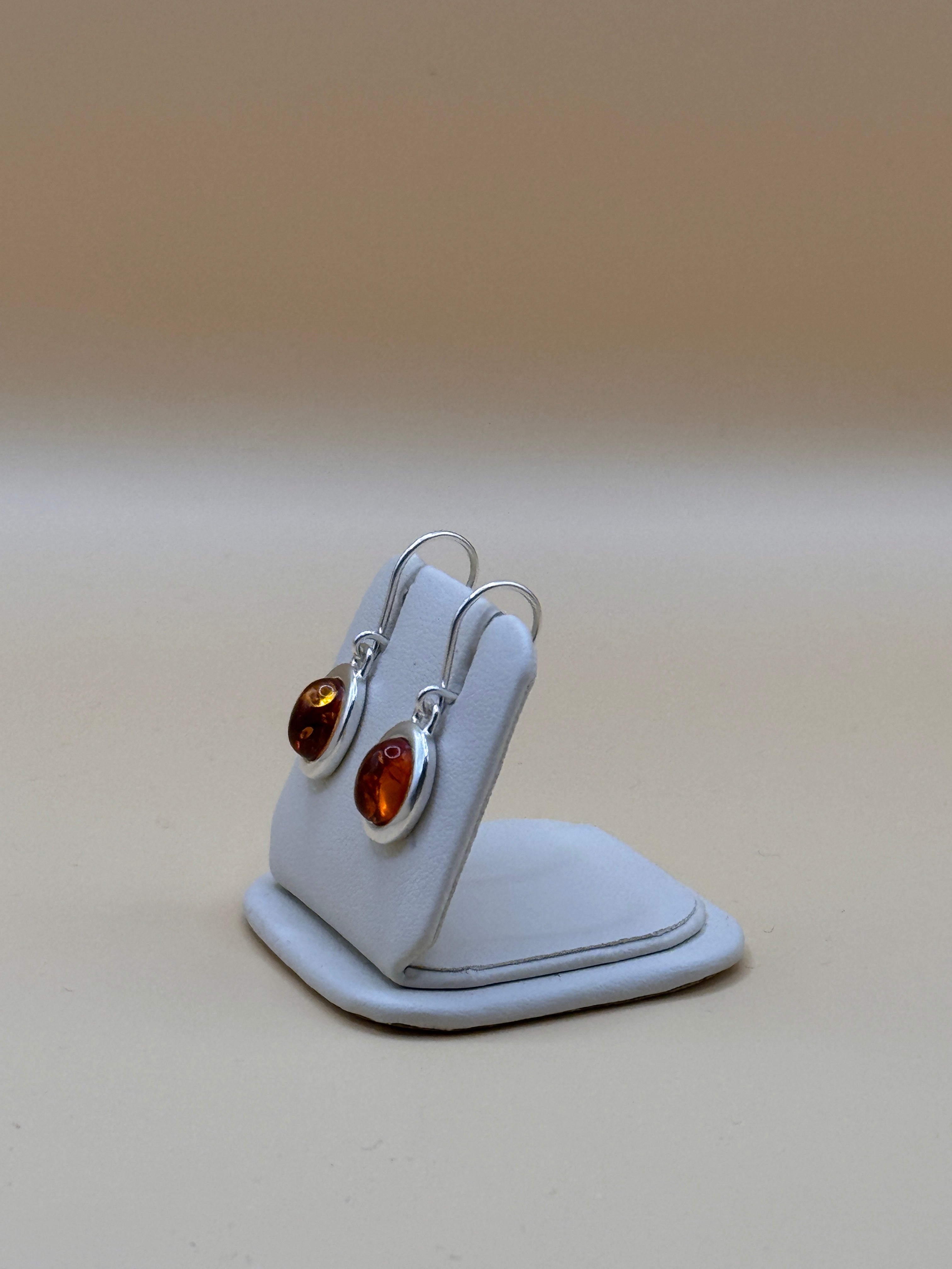 Kolczyki srebrne z bursztynem (blaszka)