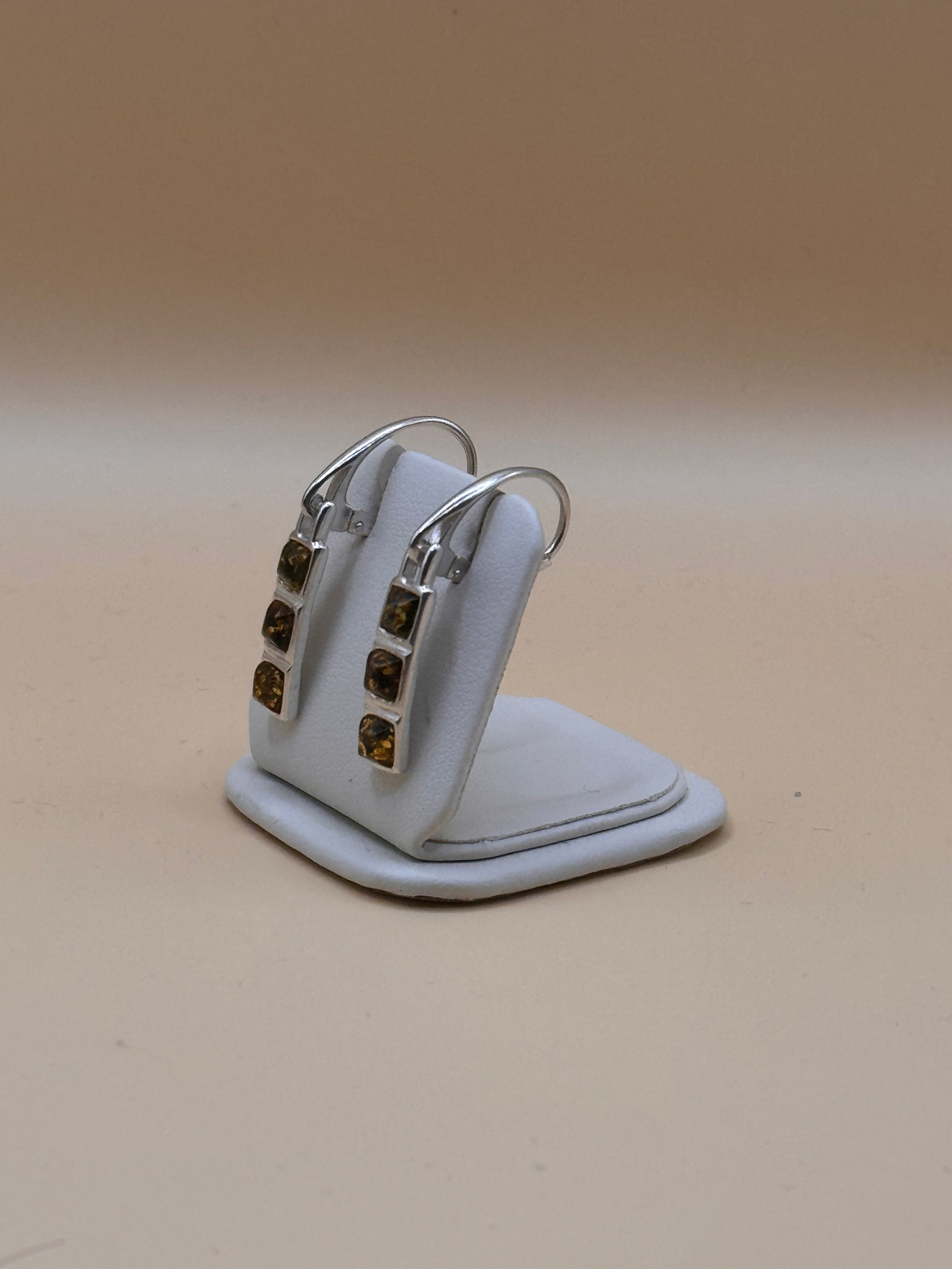 Kolczyki srebrne z bursztynem (kwadraciki)