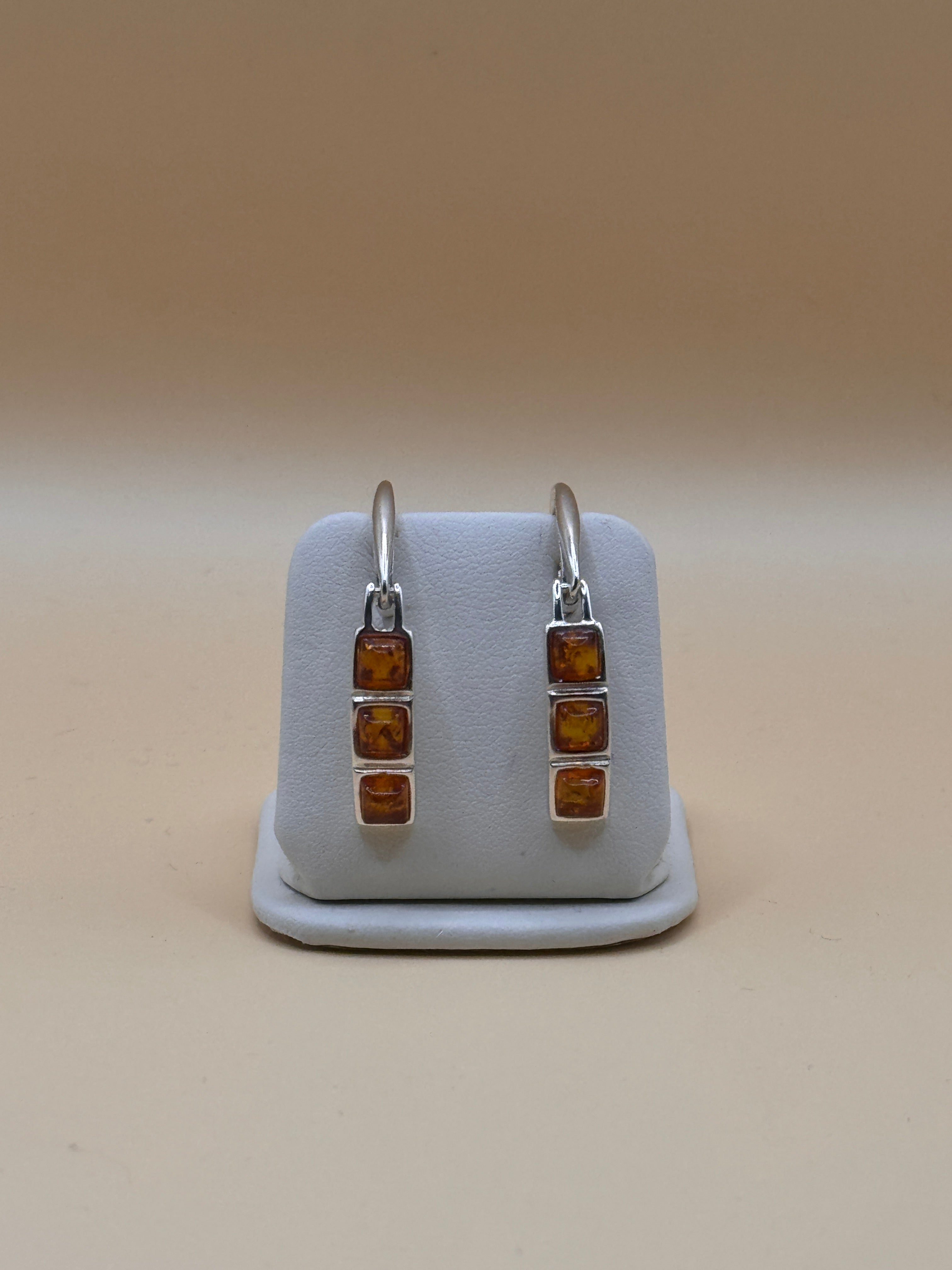 Kolczyki srebrne z bursztynem (kwadraciki)