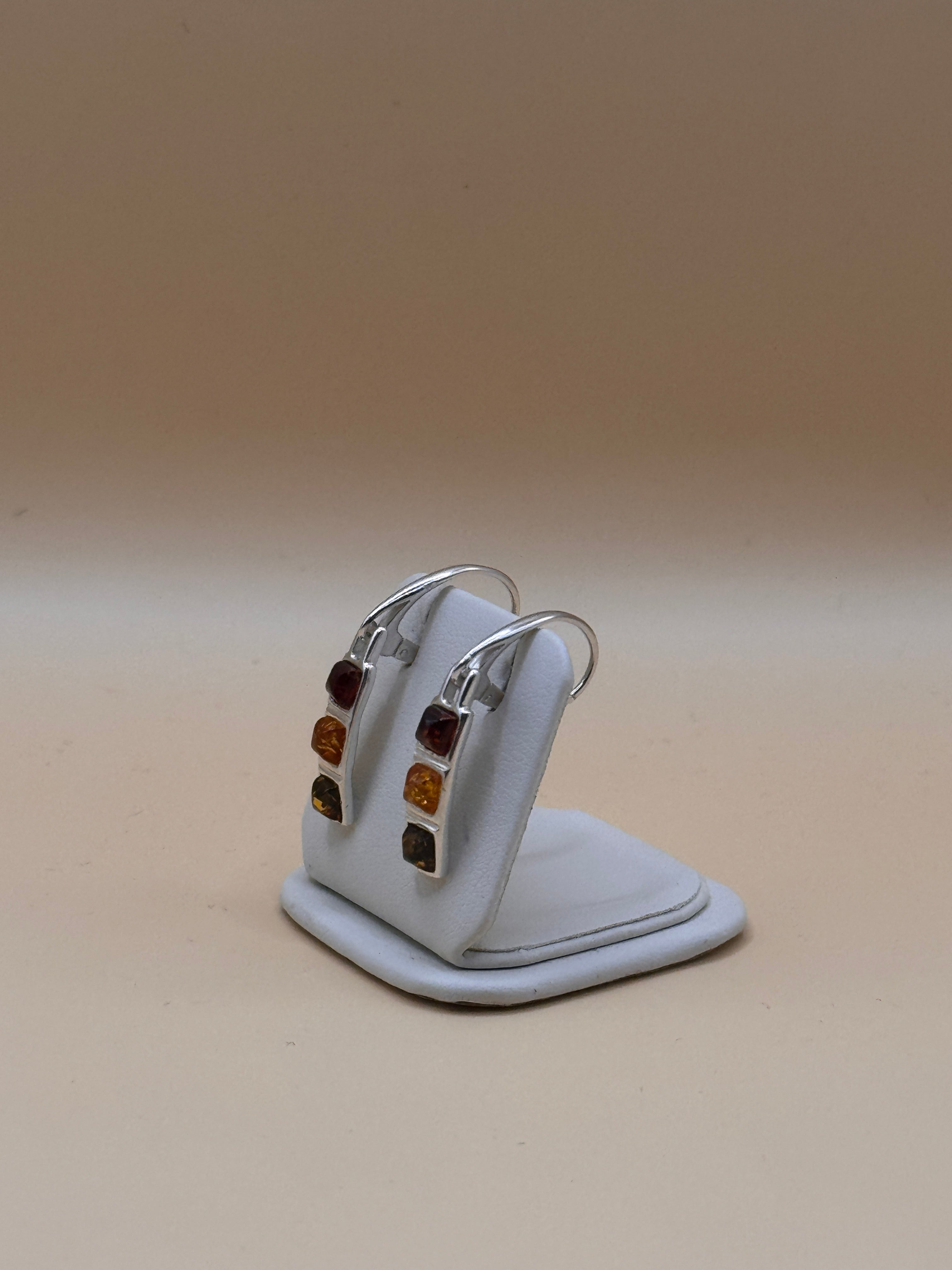 Kolczyki srebrne z bursztynem (kwadraciki)