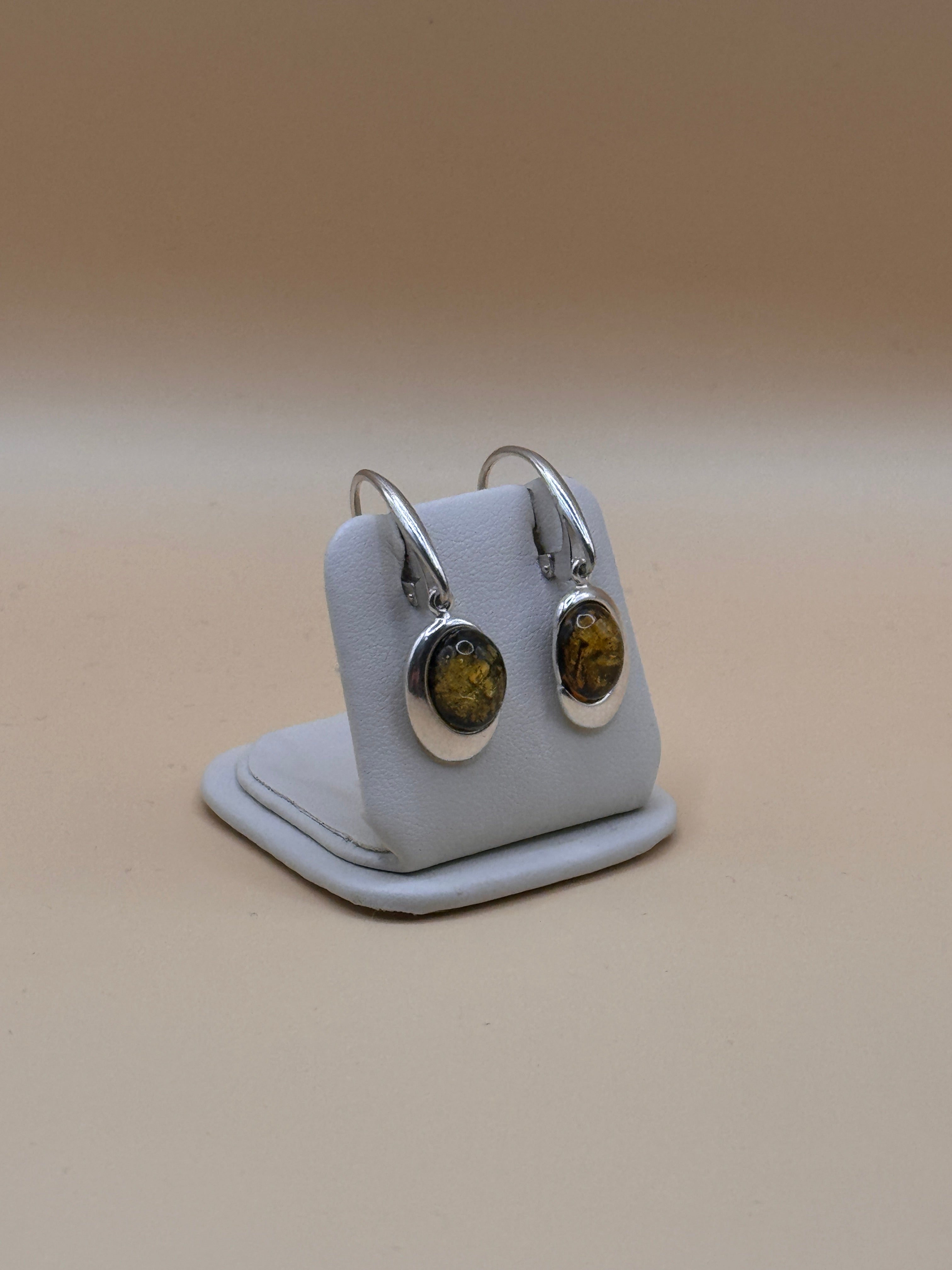 Kolczyki srebrne z bursztynem (owal)