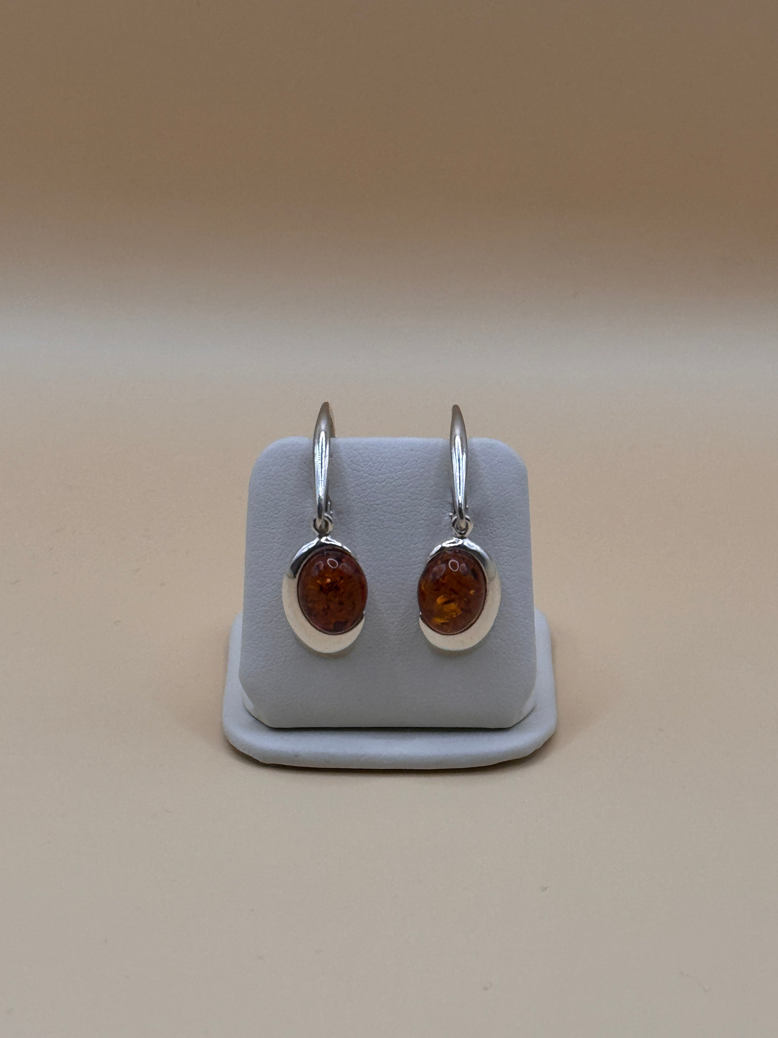 Kolczyki srebrne z bursztynem (owal)