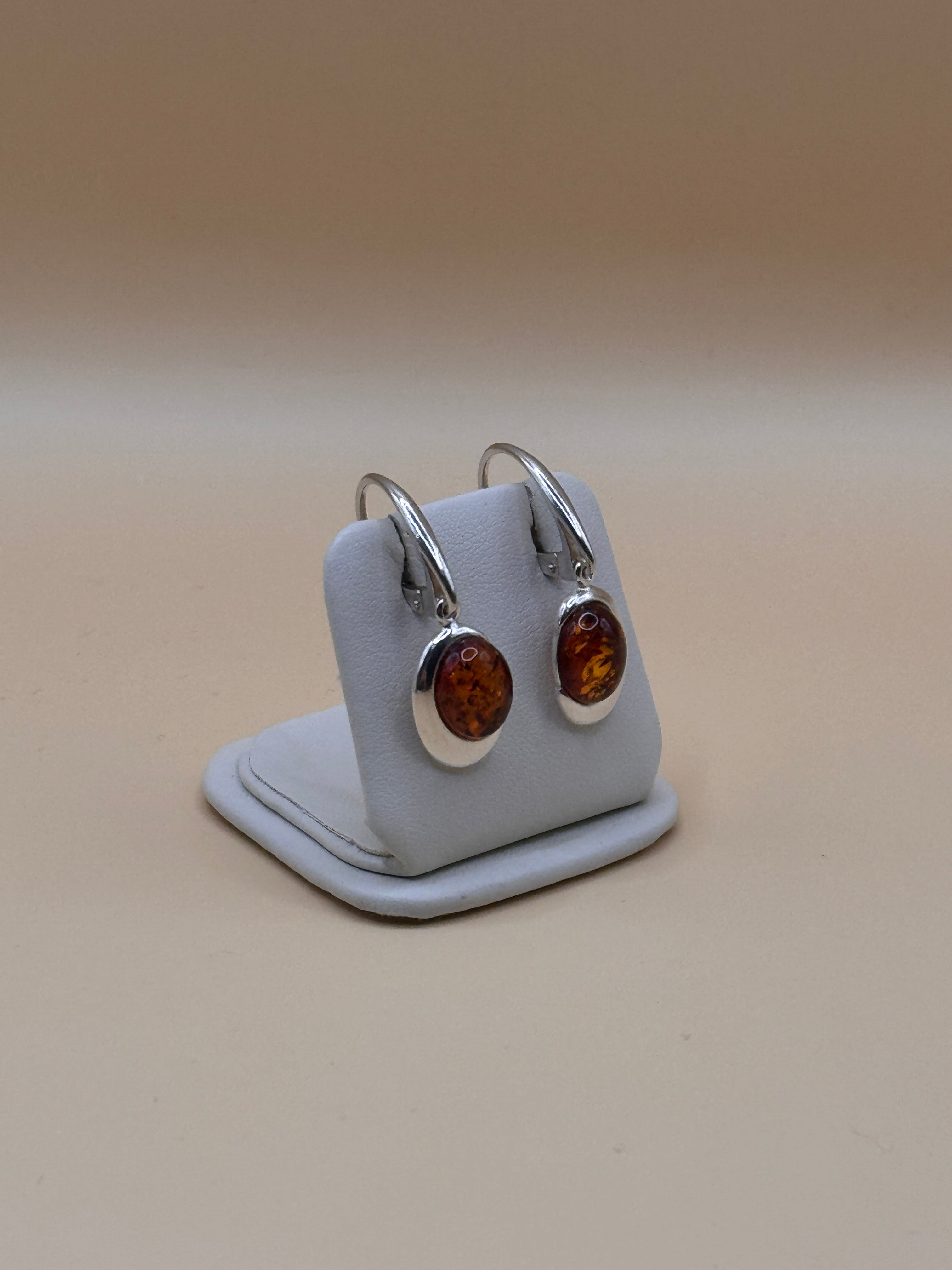 Kolczyki srebrne z bursztynem (owal)