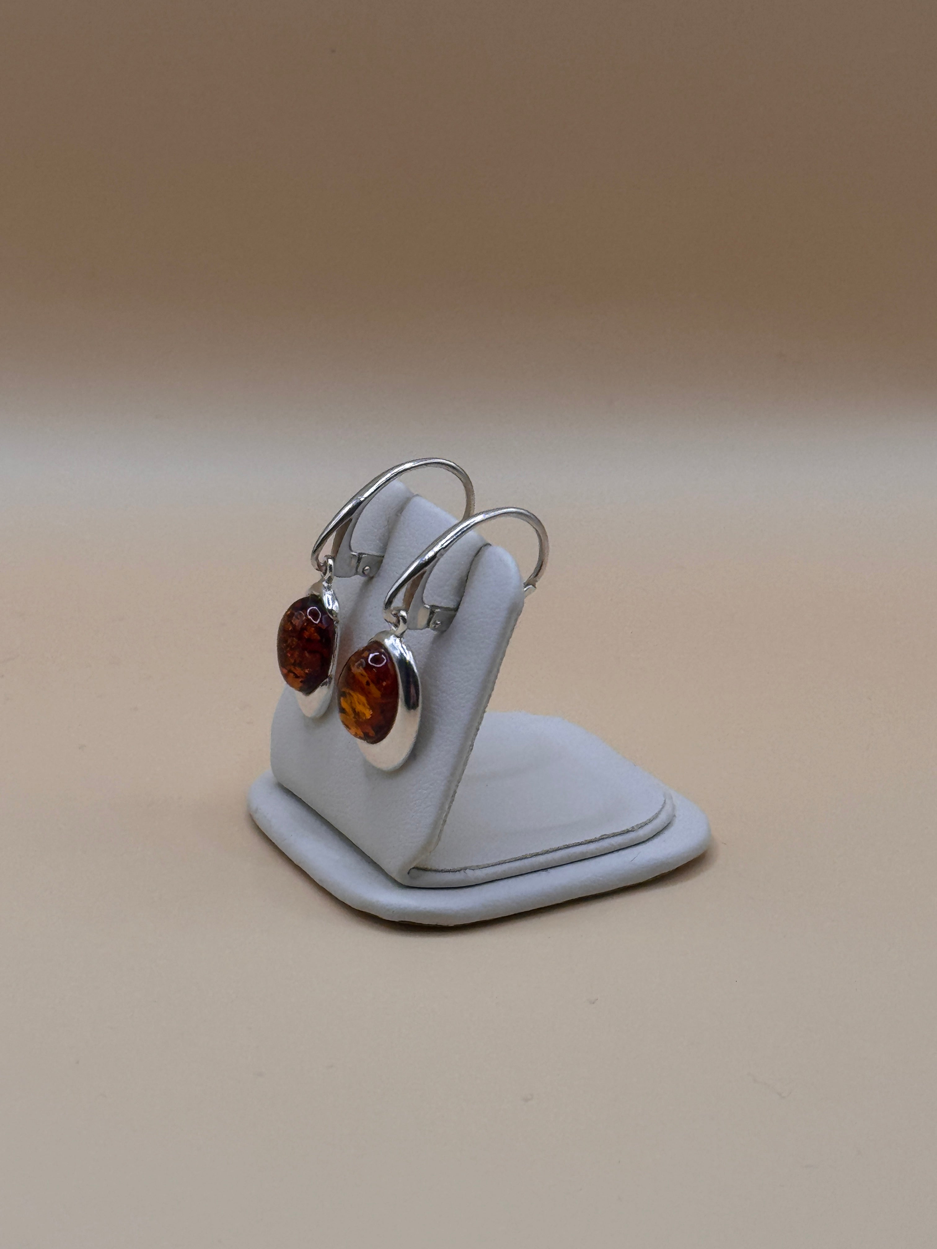 Kolczyki srebrne z bursztynem (owal)