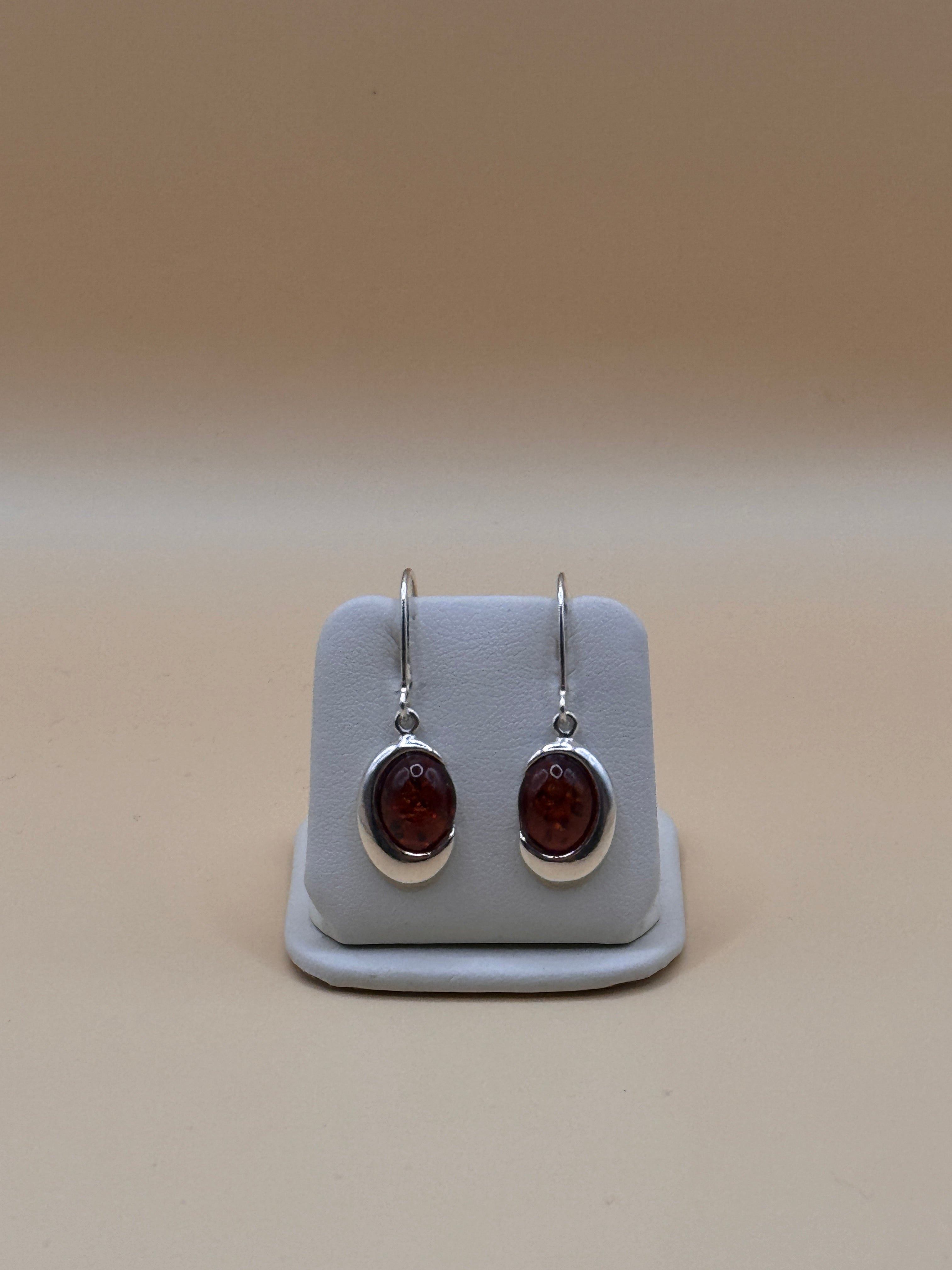 Kolczyki srebrne z bursztynem (owal)