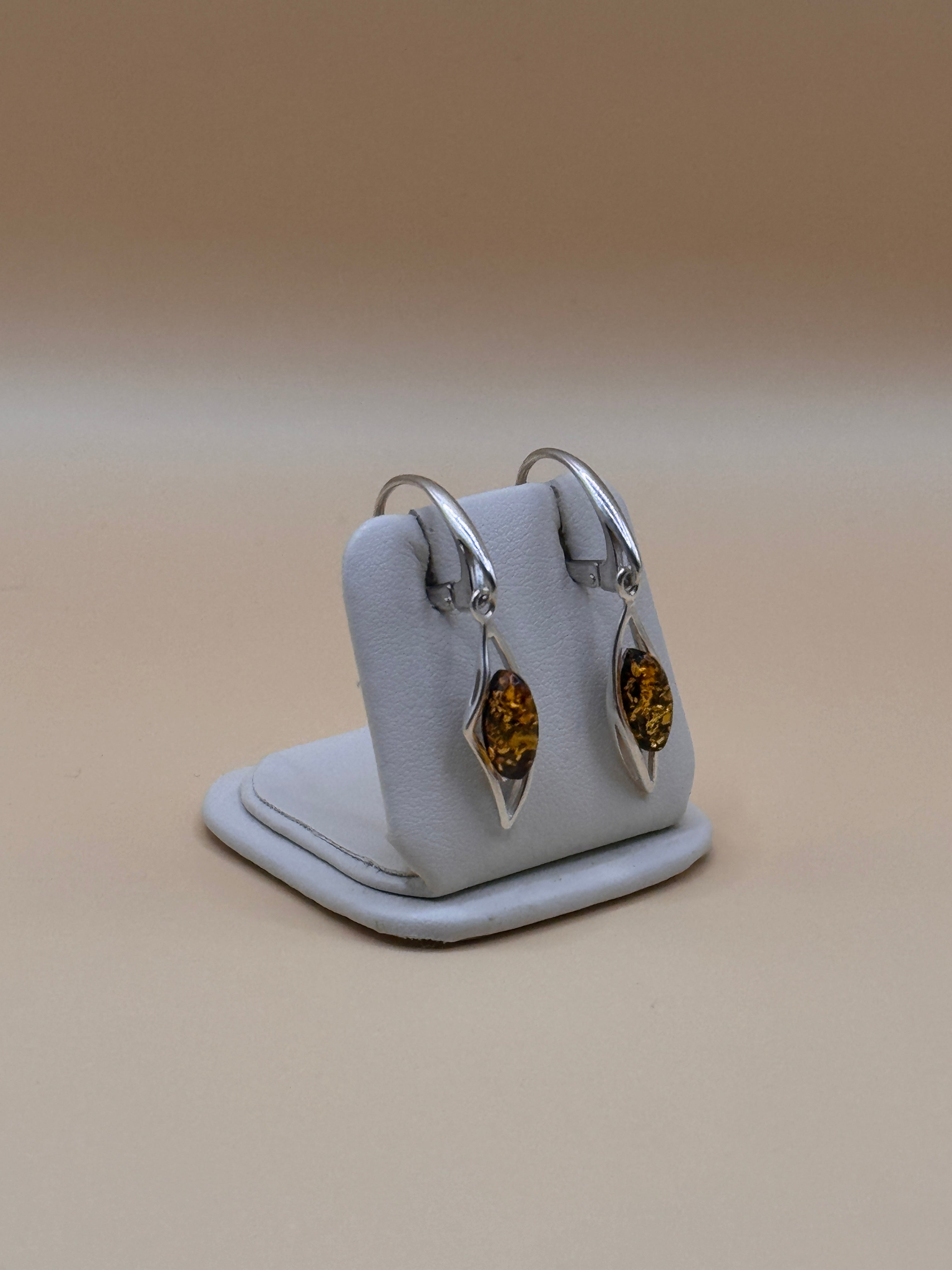 Kolczyki srebrne z bursztynem (fala)