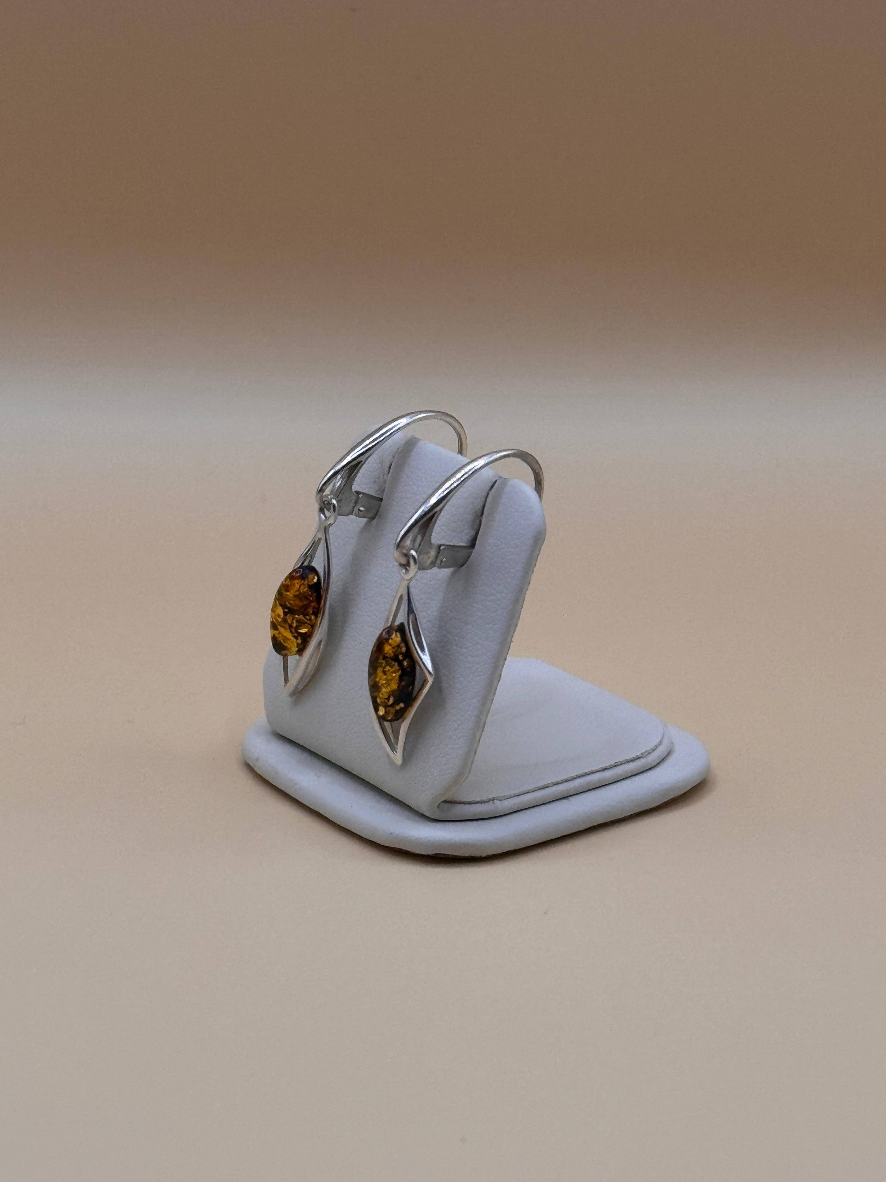 Kolczyki srebrne z bursztynem (fala)