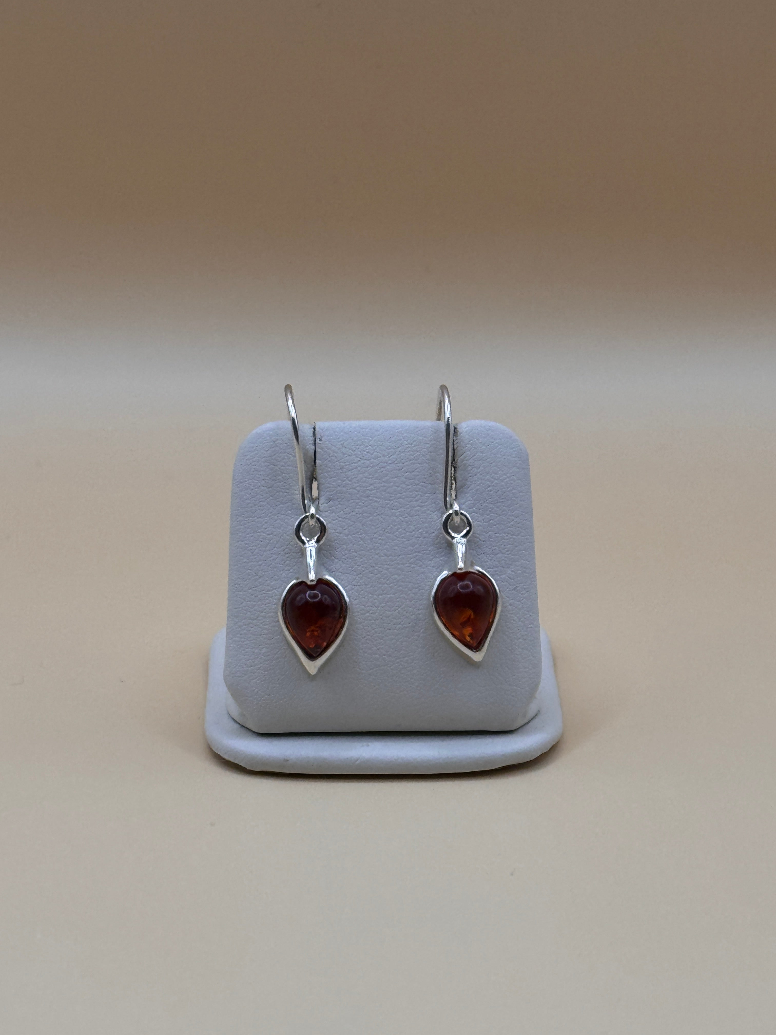 Kolczyki srebrne z bursztynem (łezka)