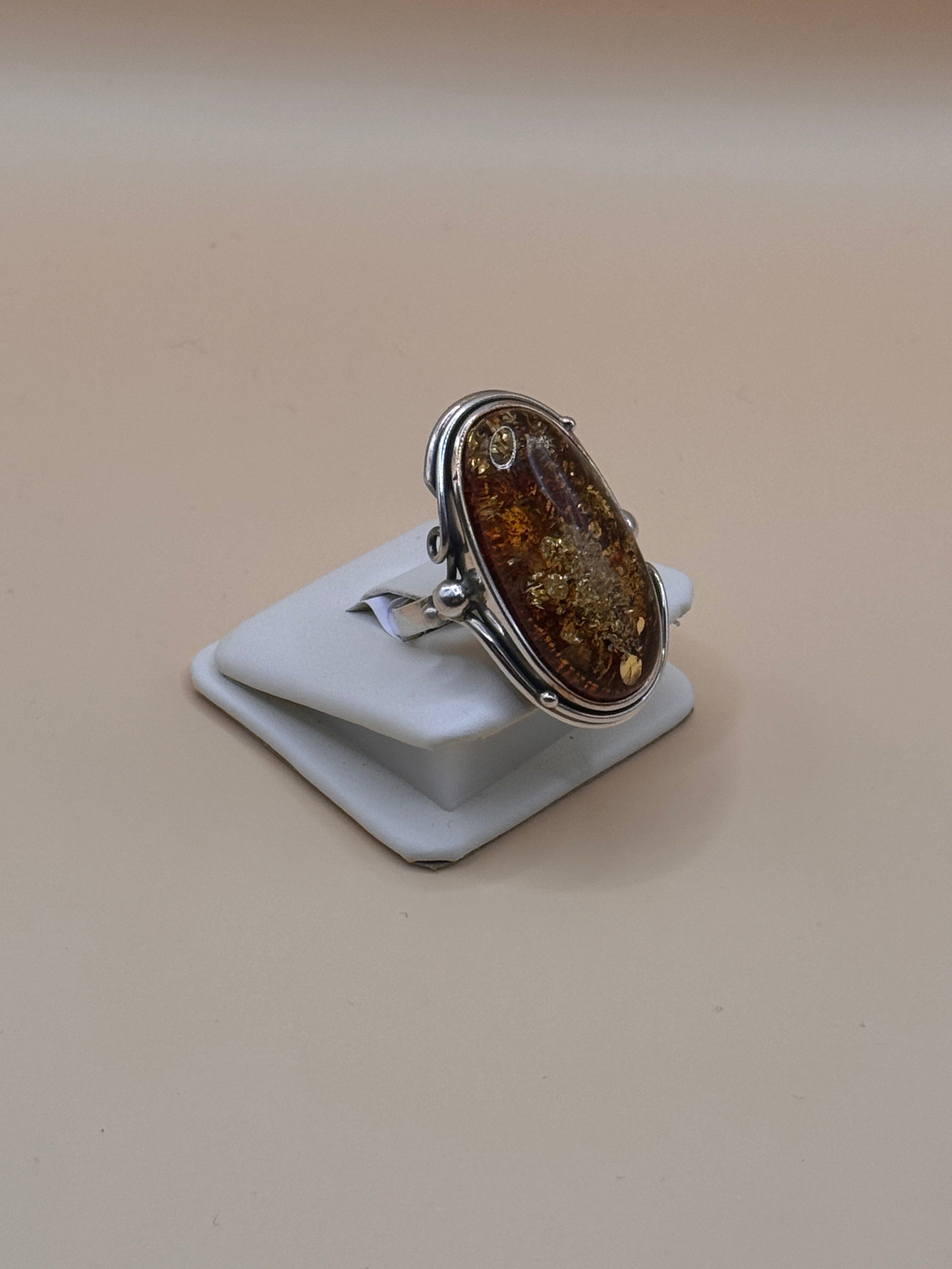 Pierścionek srebrny z bursztynem (unikat)