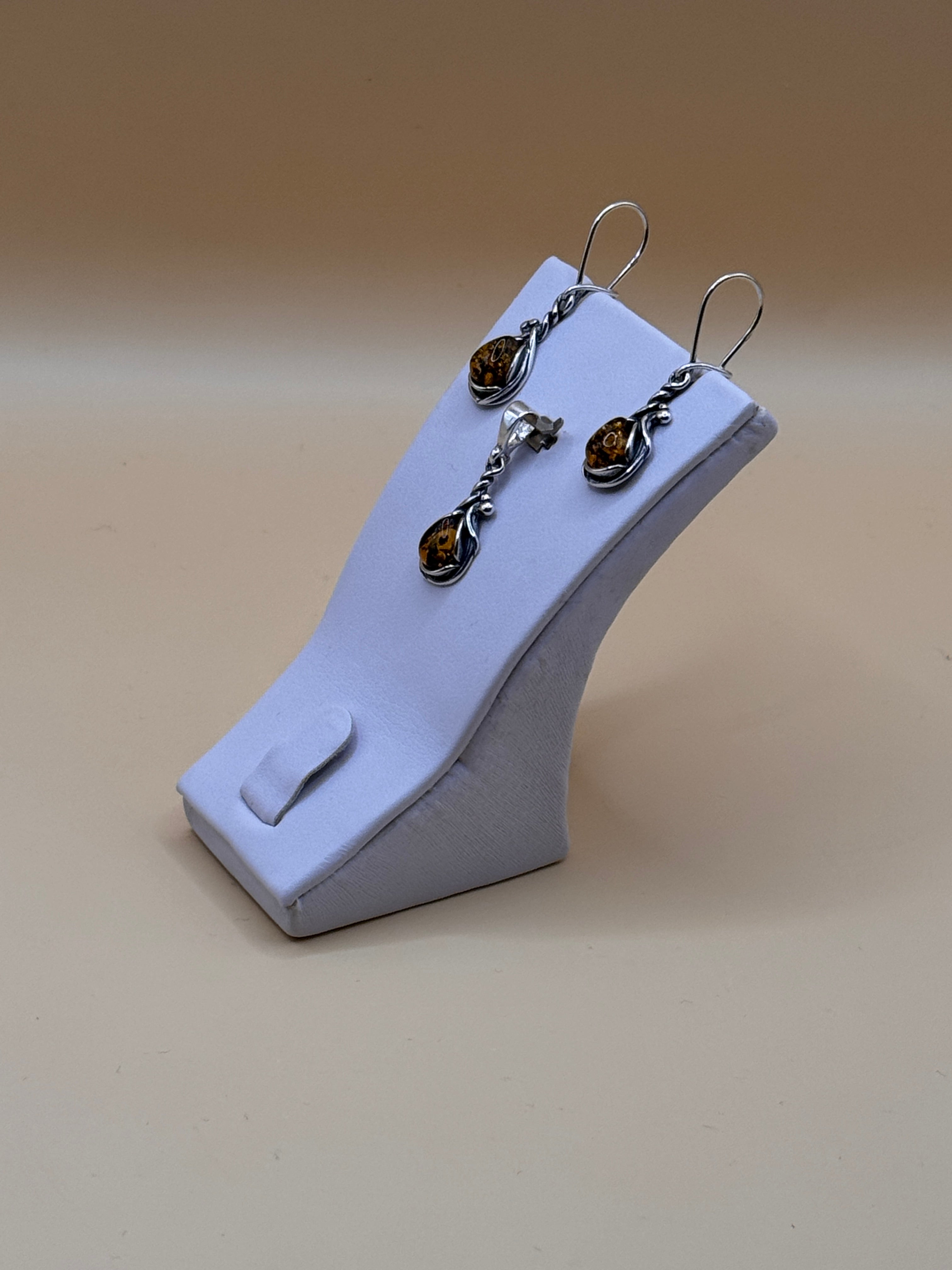 Komplet srebro z bursztynem (łezka) (kolczyki + wisiorek)