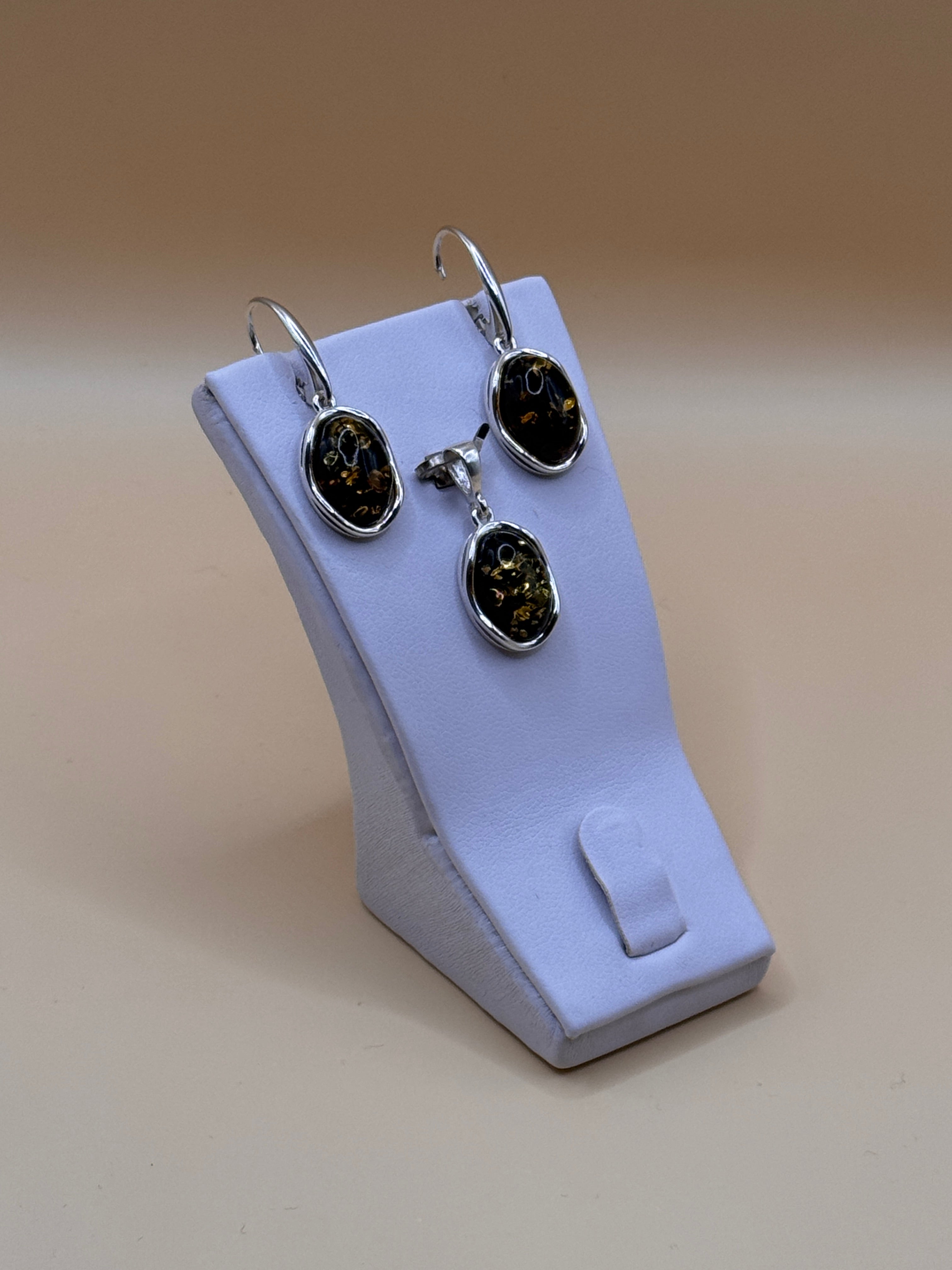 Komplet srebro z bursztynem (owal) (kolczyki + wisiorek)