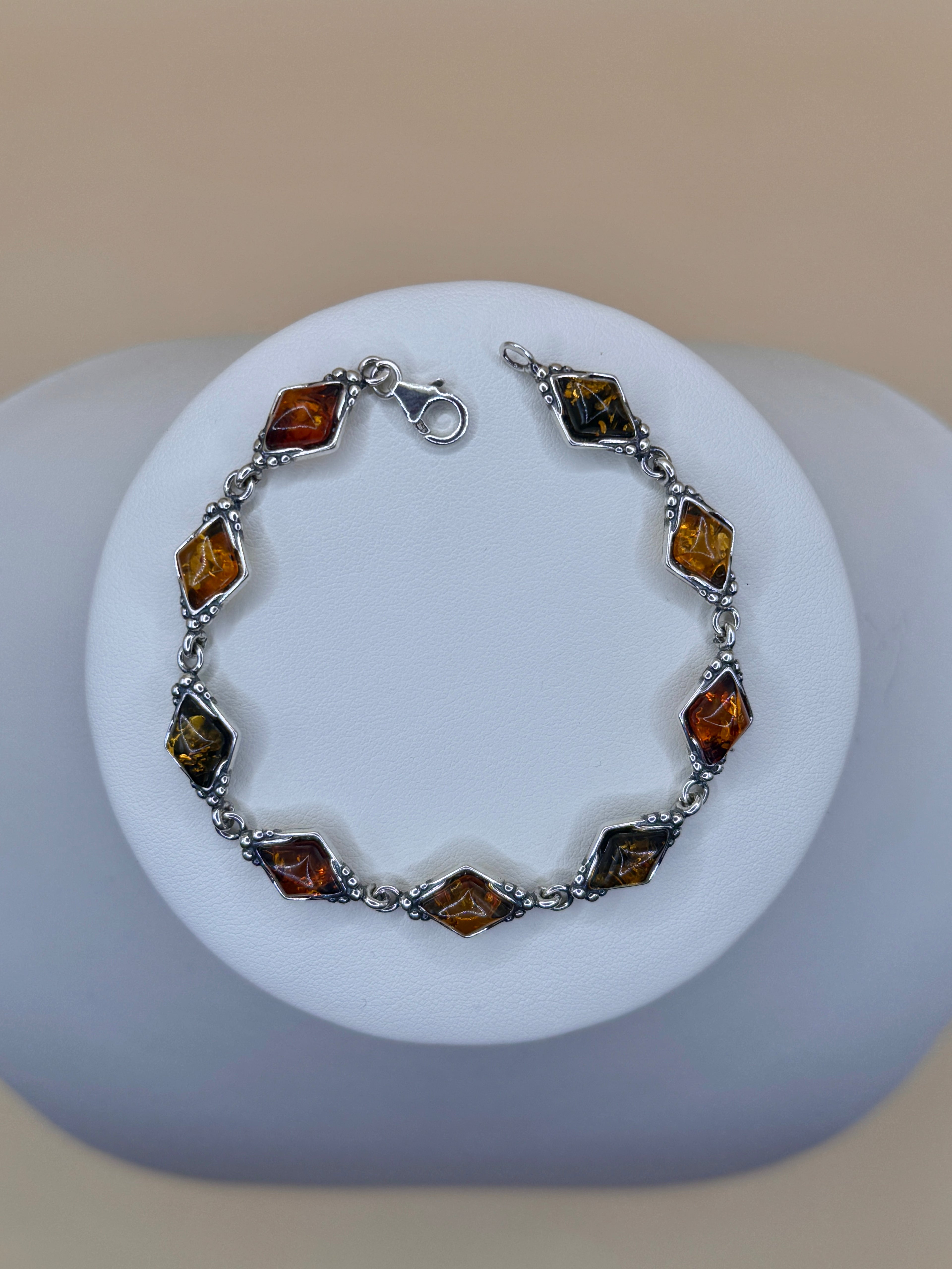 Bransoletka srebrna z bursztynem (romby)