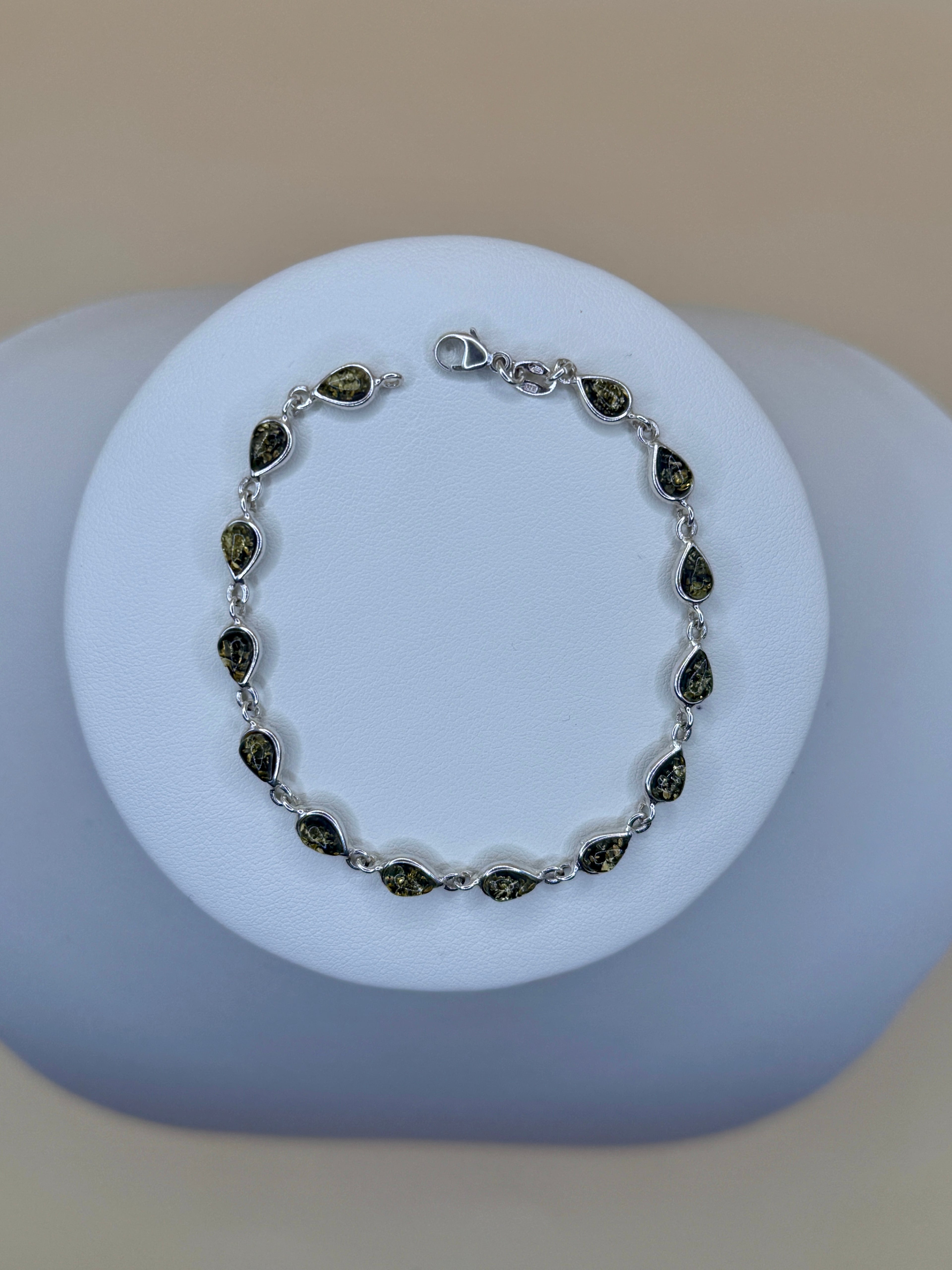 Bransoletka srebrna z bursztynem (mała łezka)